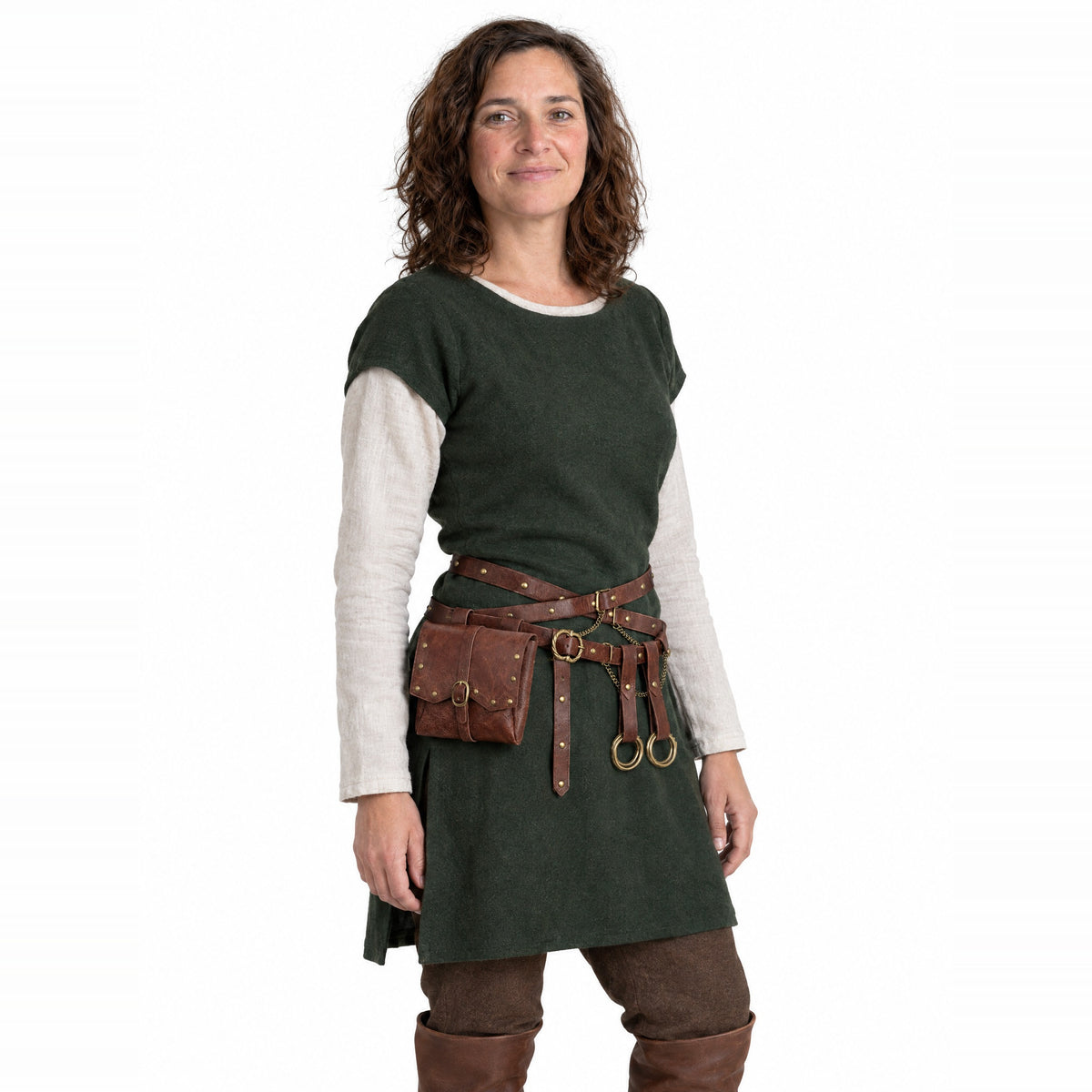 Brown crossed belt with flap pouch worn by a model on a white background